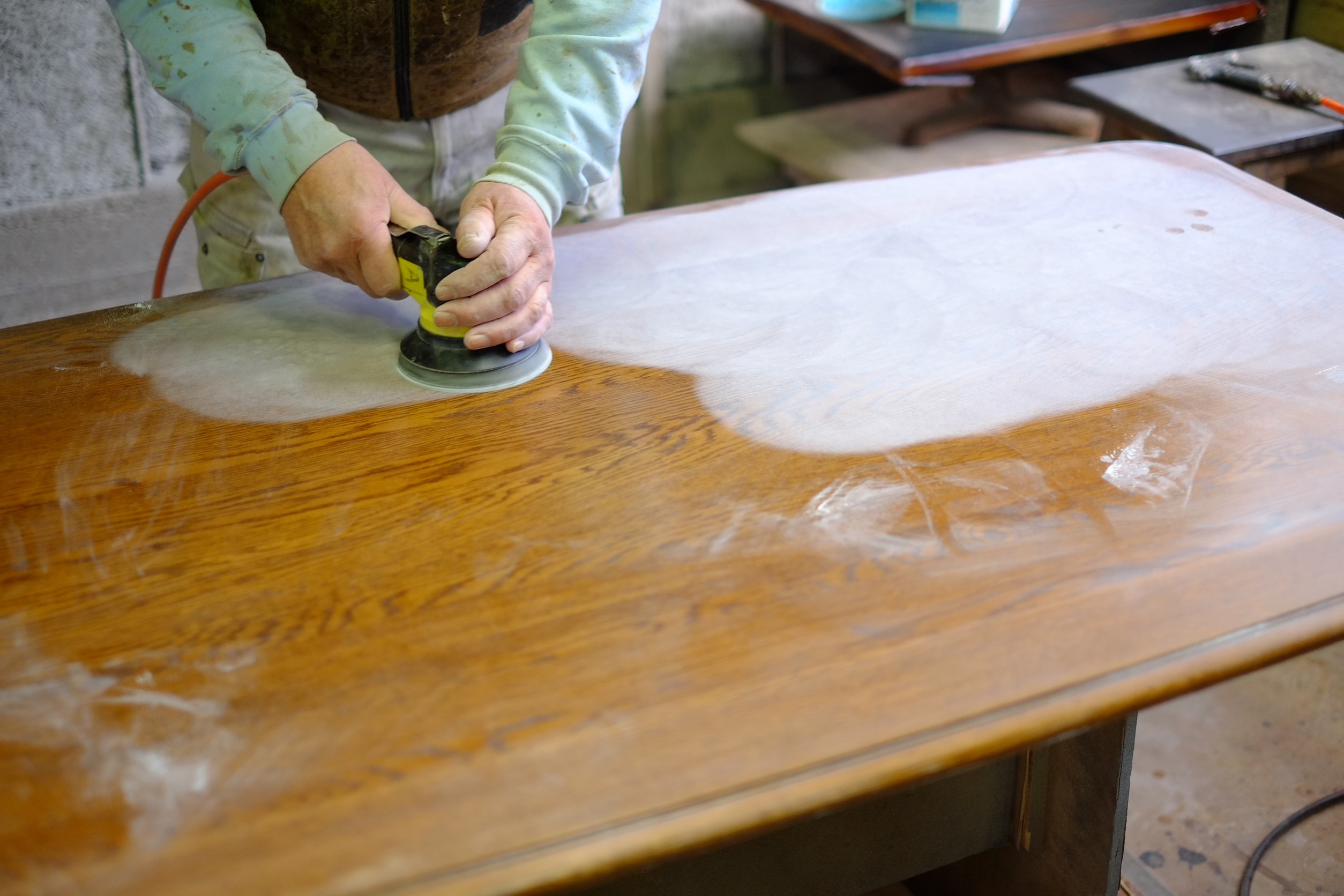 家具修理 ダイニングテーブルの塗装修理 「家具の病院」 - ダニエルブログ